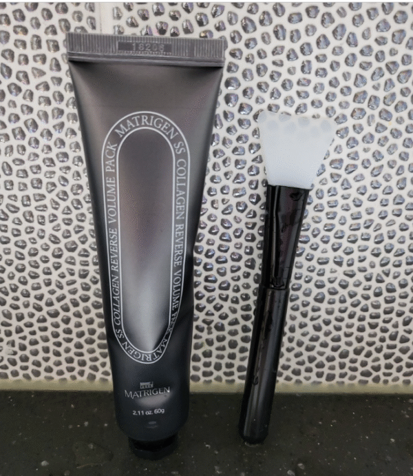 (ONE) Collagen Pack MetriGen. a peel-off pack that provides volume and radiance without irritation.